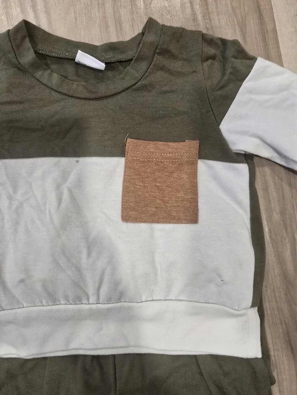 Olive & White Two-Tone Baby Set with Tan Pocket